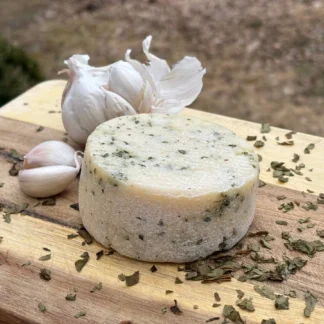 Ser dojrzewający z czosnkiem niedźwiedzim